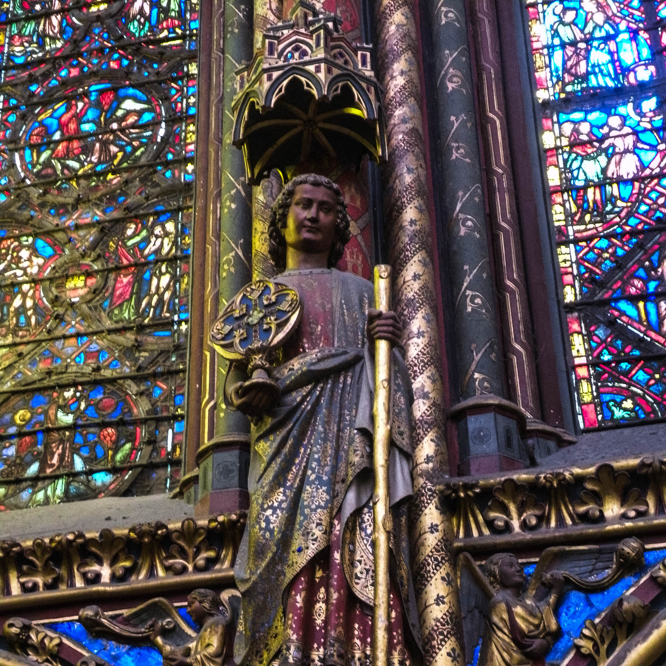 ゴシック期のステンドグラス名建築10選 | キュウコン・ステンドグラス